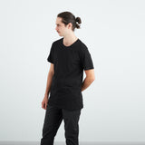 フェアトレード 余剰生地使用 ロングボディクルーネックラインTシャツ (黒)