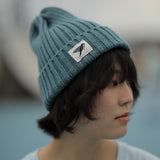 'Moffat' 英国製メリノウール100% タイトリブニット ビーニー (青)