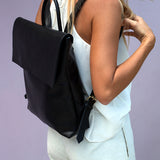 'Bradley' ハンドメイド メタルフリーレザー使用 ストラップ調整可 バックパック