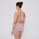 リサイクルナイロン使用ヨガショーツ - ポルトガル産