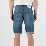 'Carlo' オーガニック,リサイクルコットン使用 ノンストレッチデニム ショートパンツ(Medium Worn) - 'Mud Jeans'