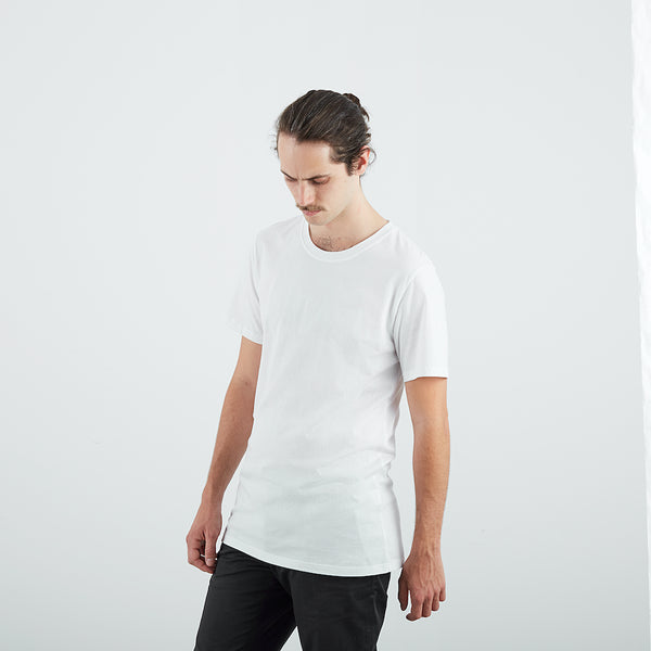フェアトレード 余剰生地使用 ロングボディクルーネックラインTシャツ (白) - 'Dorsu'